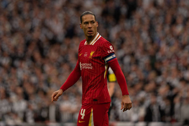 堡红牛中场 堡红牛中场