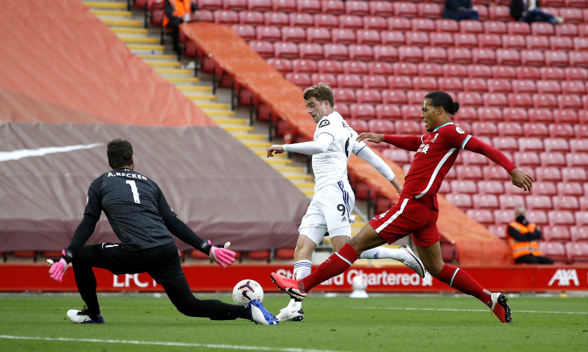 大V阴阳刘国梁没受邀观礼！老刘晒图回击，为国做贡献不会被遗忘